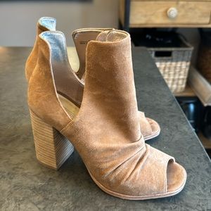 Chinese Laundry Shoes size 7